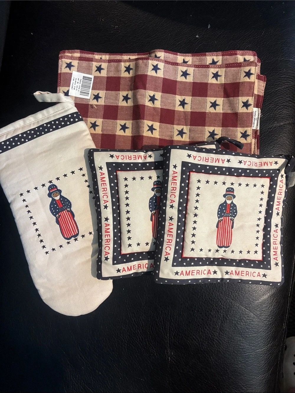 Patriotic Americana Kitchen Set - Oven Mitt & Potholders with Two Star Placemats